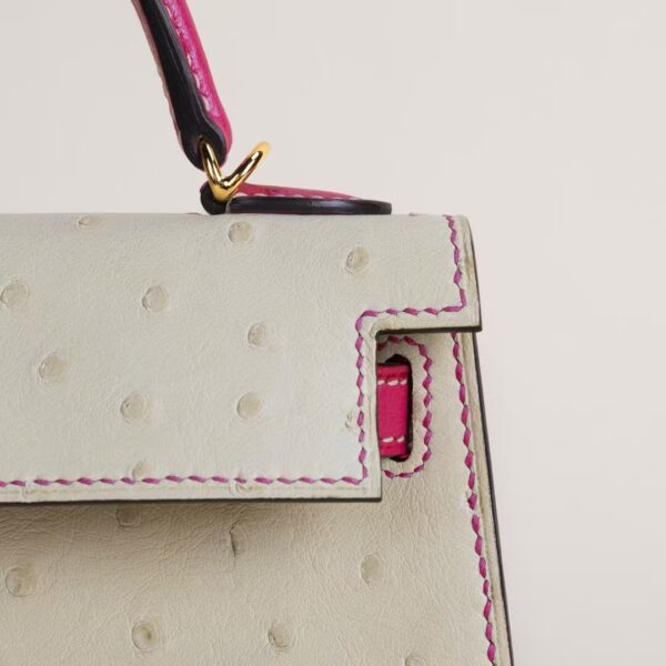 HERMÈS Mini Kelly Ostrich Leather 3C Parchemin / E5 Rose tyrien GHW Hardware