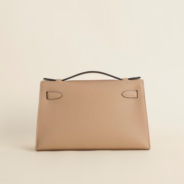 HERMÈS Kelly Pochette Swift Leather 0M Chai 22CM GHW Hardware