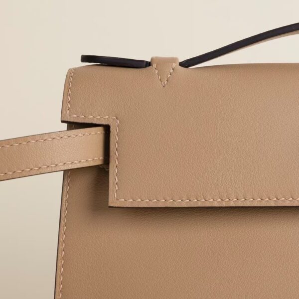HERMÈS Kelly Pochette Swift Leather 0M Chai 22CM GHW Hardware