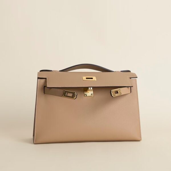 HERMÈS Kelly Pochette Swift Leather 0M Chai 22CM GHW Hardware