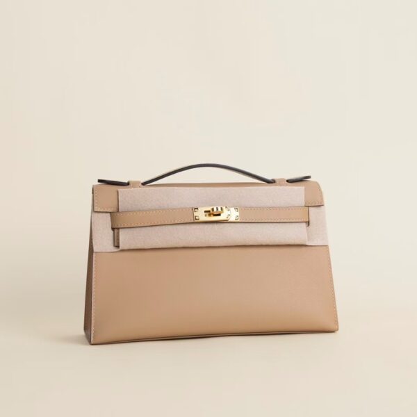 HERMÈS Kelly Pochette Swift Leather 0M Chai 22CM GHW Hardware
