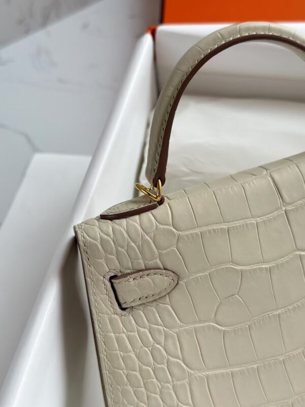 HERMÈS Mini Kelly 19CM Matte Alligator Crocodile ll Bag 8L Beton GHW Hardware