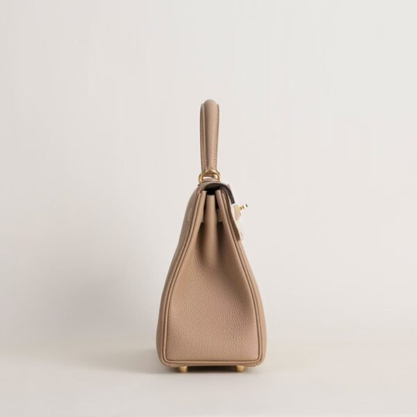 HERMÈS Kelly Bag Togo Leather 0M Chai 25CM PHW